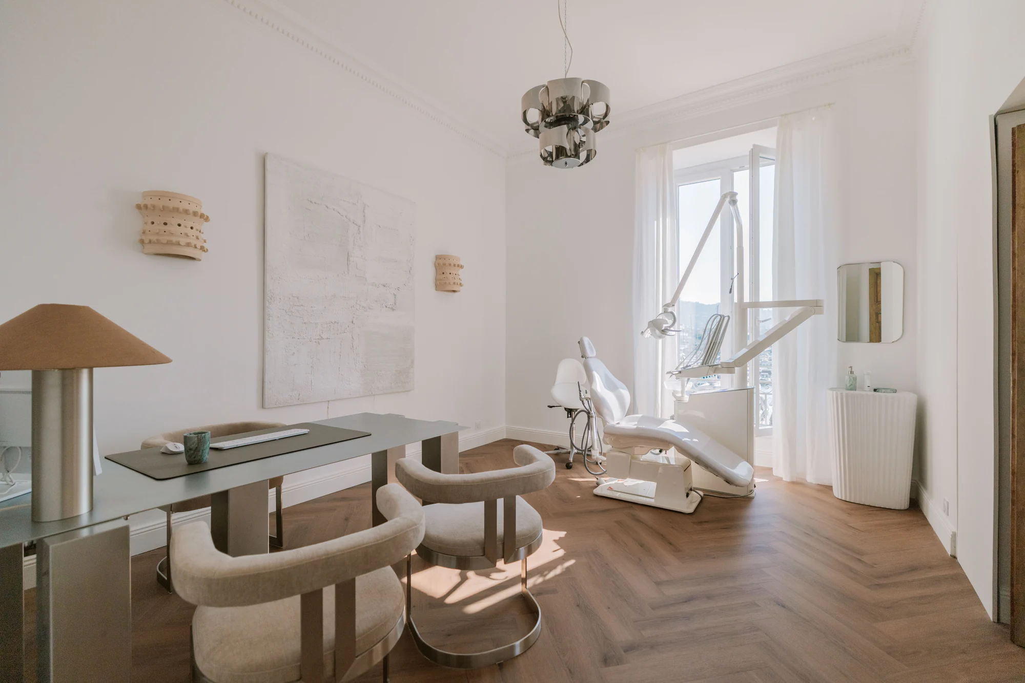 Salle de soins du cabinet, 21 quai Saint-Pierre à Cannes